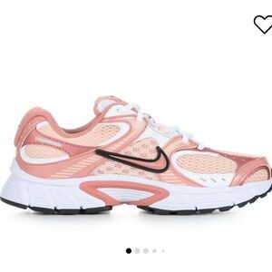 NIKE V5 RNR SNEAKERS Size 10.5 Running Dad Shoe Chunky Lightweight Streetwear